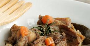 ओवन में खरगोश: स्वादिष्ट, रसदार मांस व्यंजन